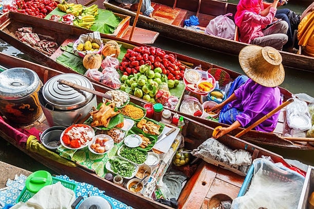 Experience Damnoen Saduak Floating Market