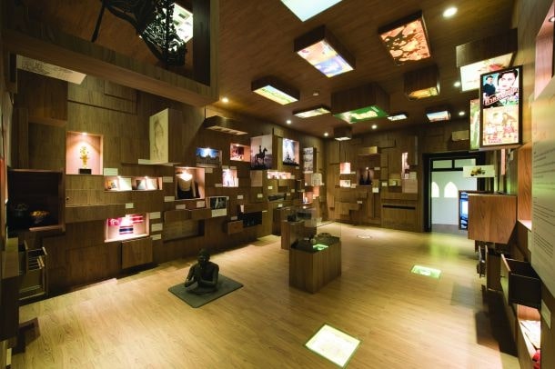 Learn about Thai culture at Museum Siam.