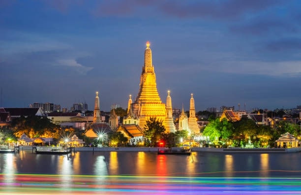 Visit Wat Arun (The Temple of Dawn)